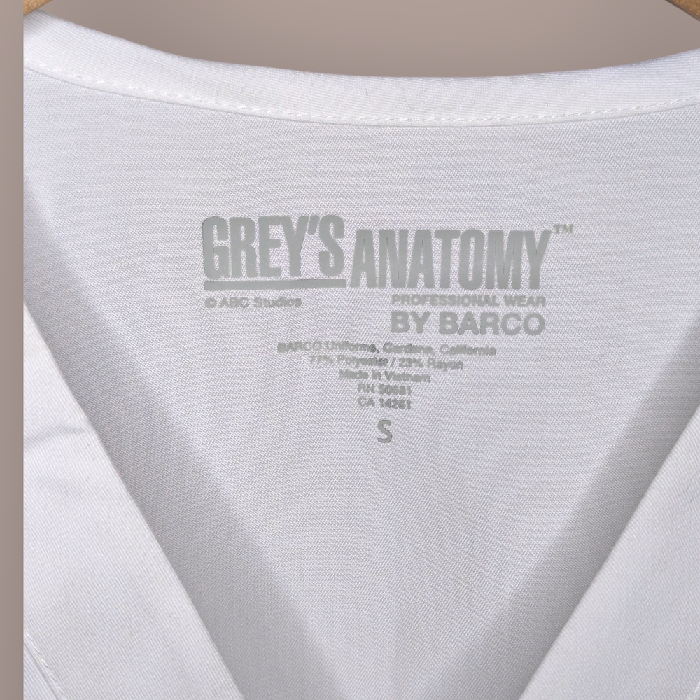 Grey’s Anatomy by Barco Riley White Mock Wrap Scrub Top Small NWT - Picture 9 of 15